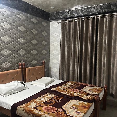 Sgh Guest House Mathura Esterno foto