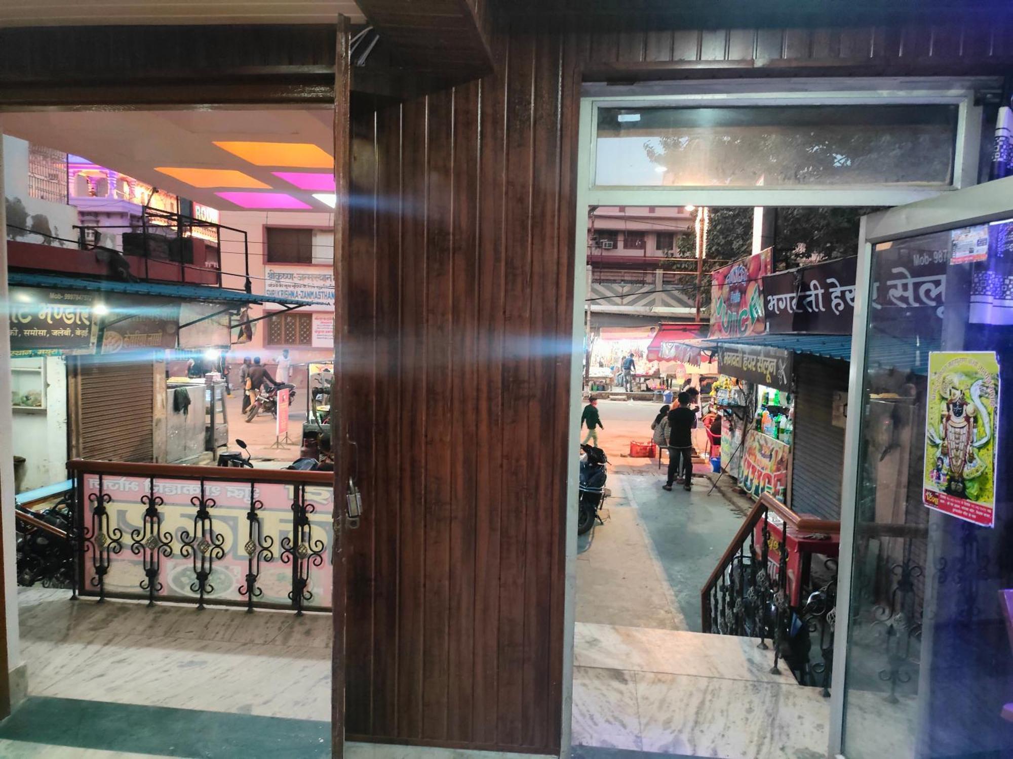 Sgh Guest House Mathura Esterno foto