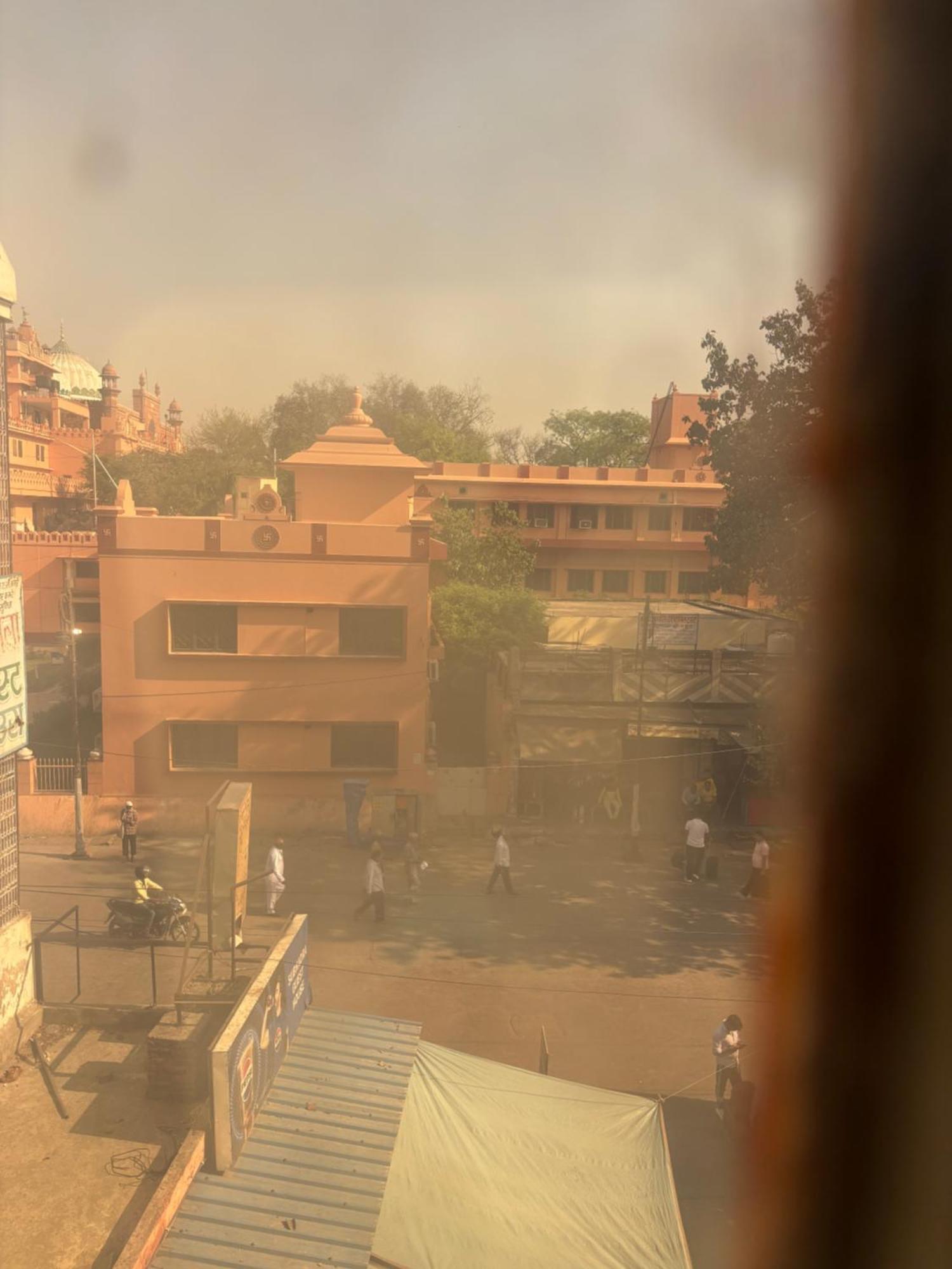 Sgh Guest House Mathura Esterno foto
