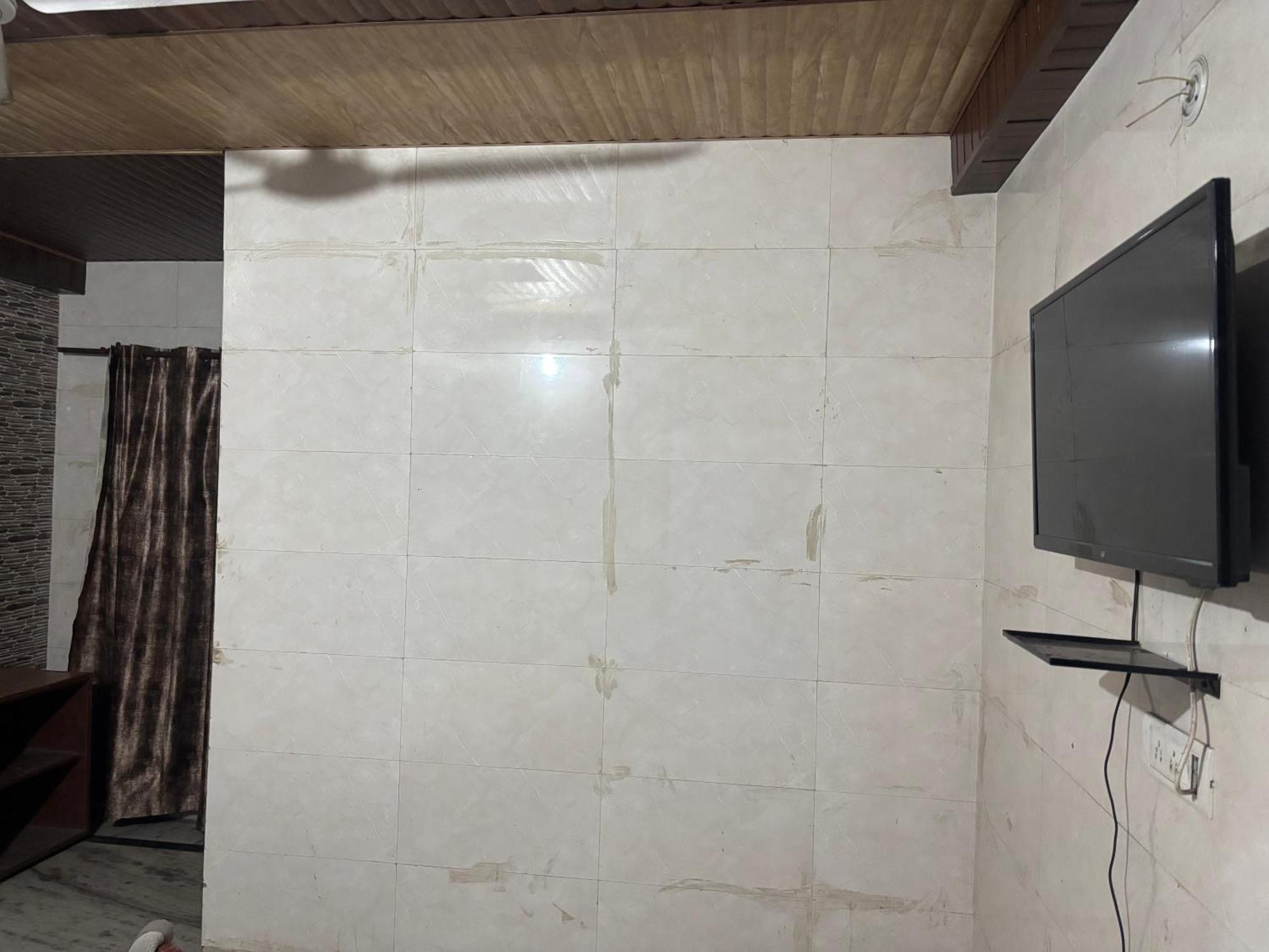 Sgh Guest House Mathura Esterno foto