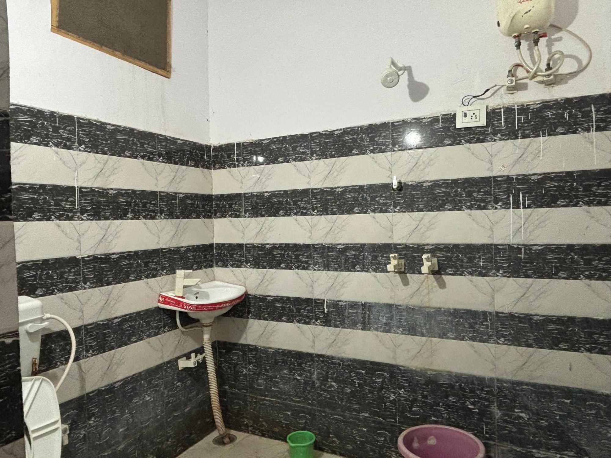 Sgh Guest House Mathura Esterno foto