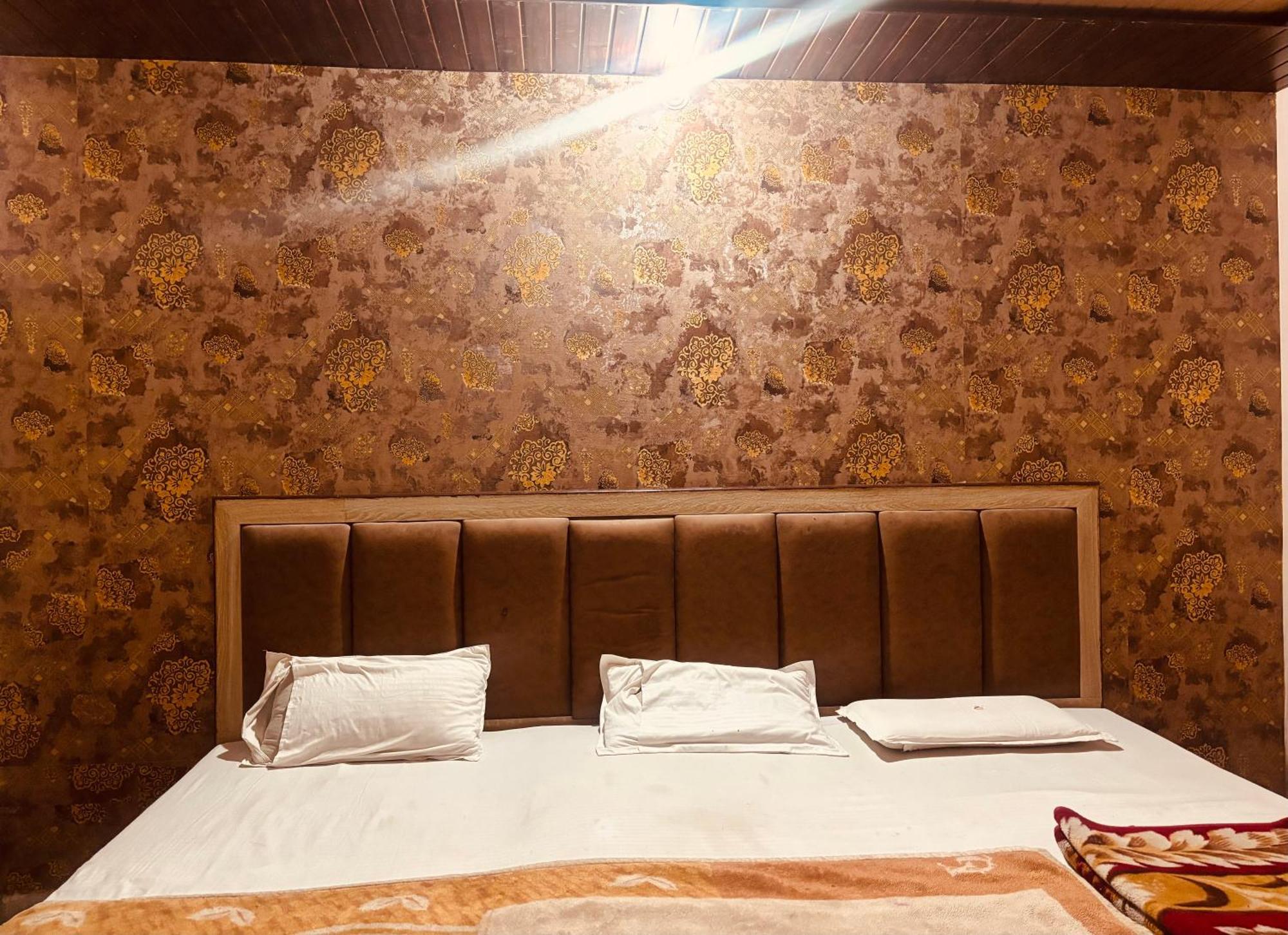 Sgh Guest House Mathura Esterno foto