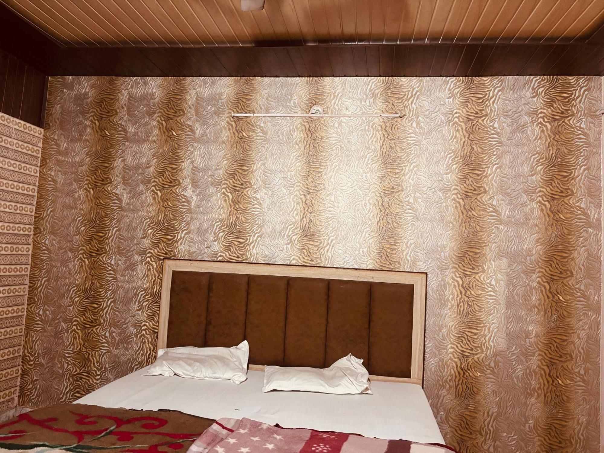 Sgh Guest House Mathura Esterno foto