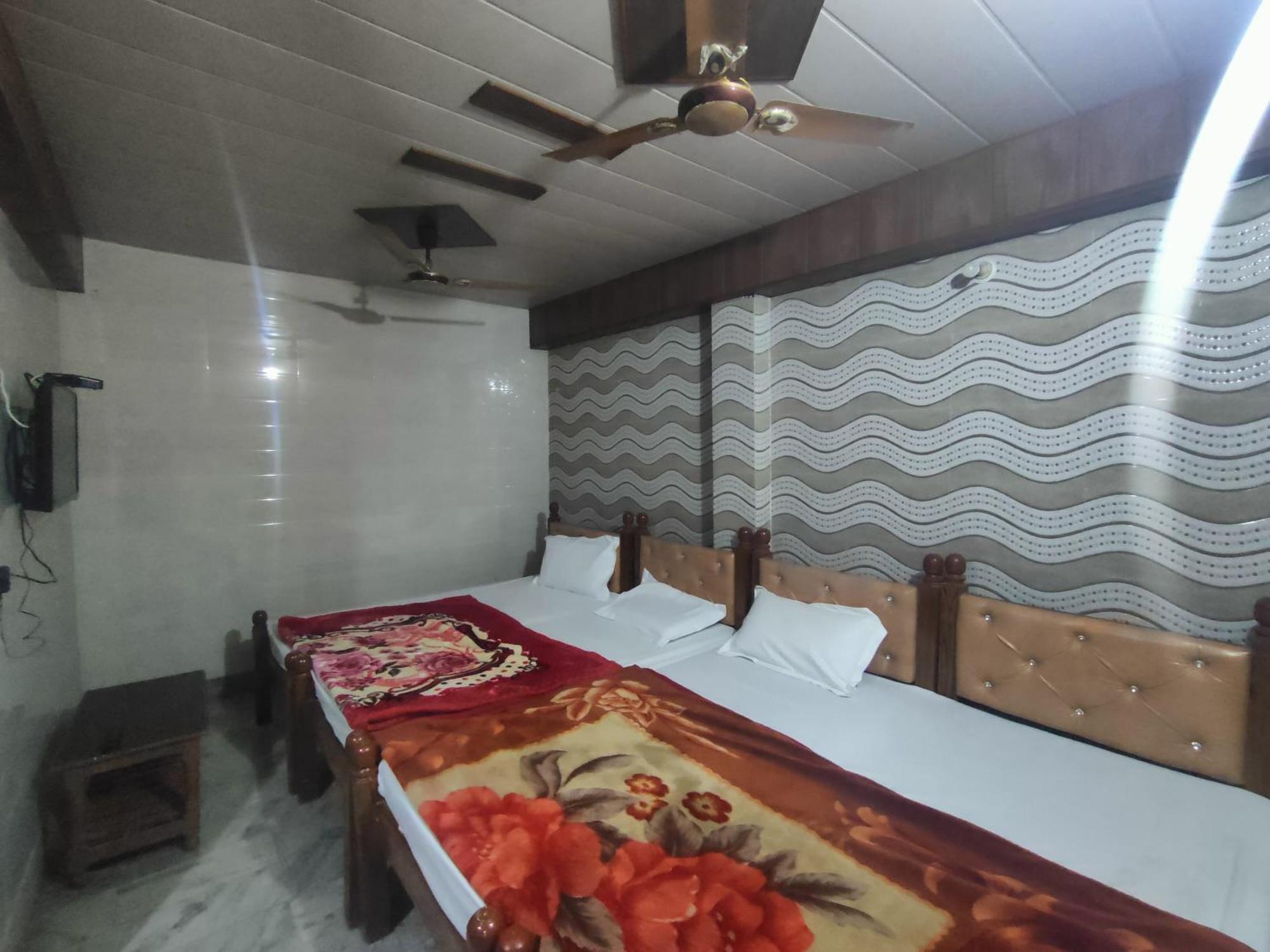 Sgh Guest House Mathura Esterno foto